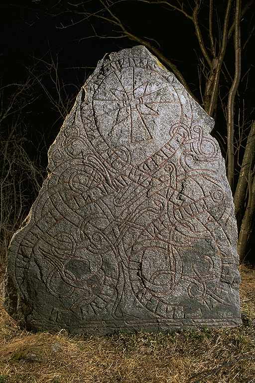 Runes written on runsten, granodiorit. Date: V